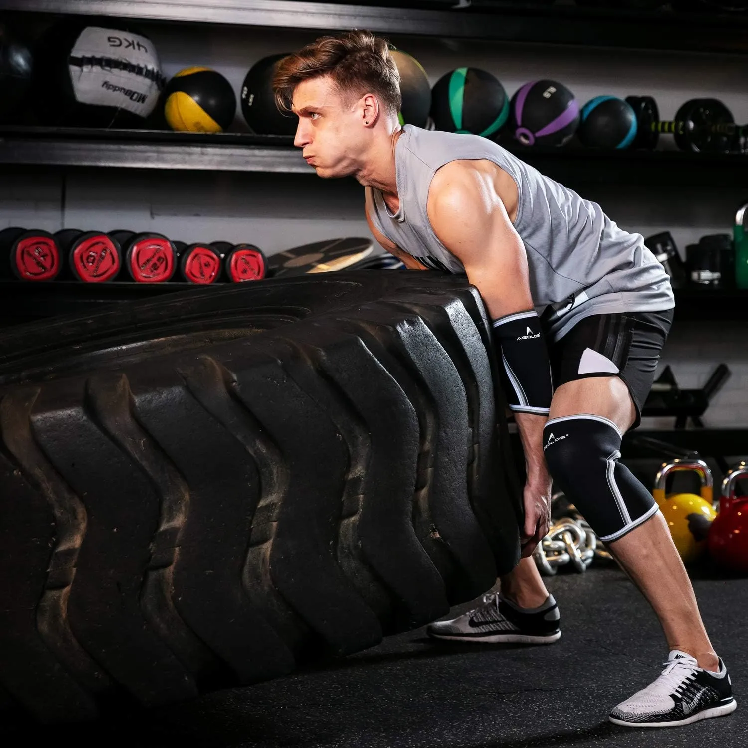 AEOLOS Knee Sleeves (1 Pair)7mm Compression Knee Braces for Heavy-Lifting,Squats,Gym and Other Sports (Small, Black)